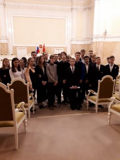 Урок парламентаризма в Законодательном Собрании