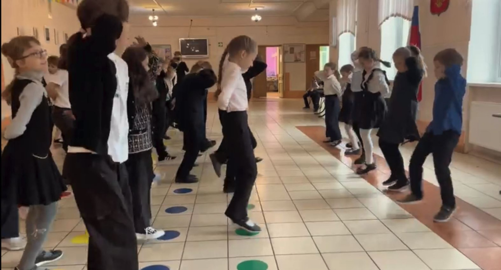 использование рекреаций,холлов для реализации двигательного режима1..jpg